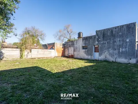 Casa en Venta con 2 cocheras