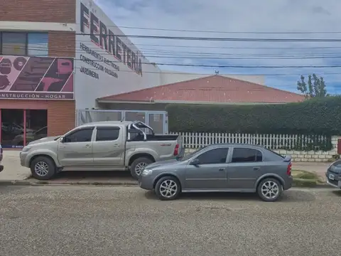 VENTA CASA SOBRE AVENIDA - APTO COMERCIAL