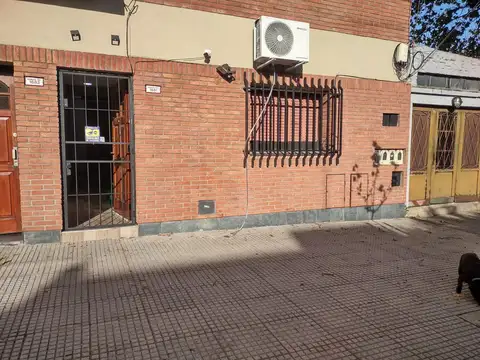 PH EN VENTA  4 AMB AL FRENTE - PATIO  Y TERRAZA