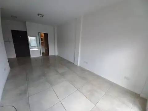 Av. General Enrique Mosconi 1600, Piso 1