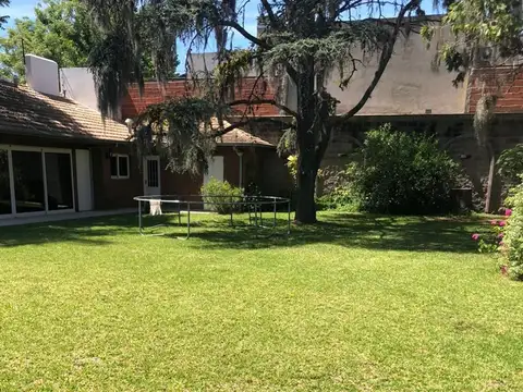 Casa Quinta  en Venta en Quilmes,  G.B.A. Zona Sur - BUN2687_LP567683_1