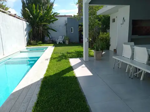 Vicepresidente Adolfo Alsina 300