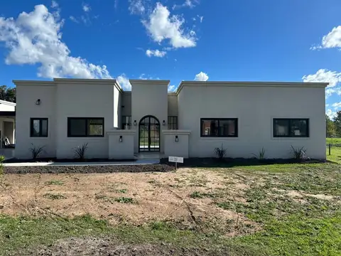 Callejón la escondida  s/n 100