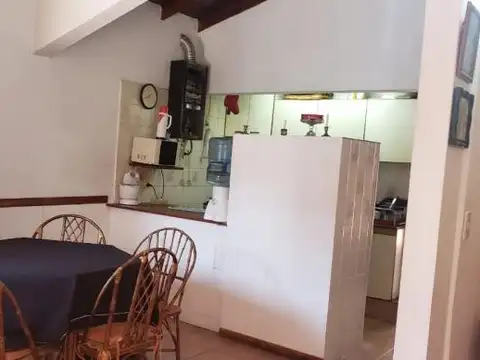 Depto Tipo Casa 4 ambientes con 2 baños
