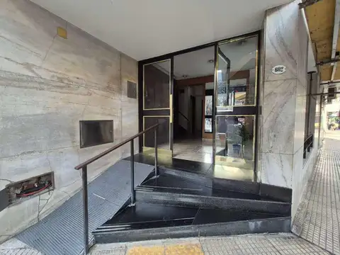 MONOAMBIENTE CFTE C/ PATIO - APTO PROFESIONAL - 35 m2