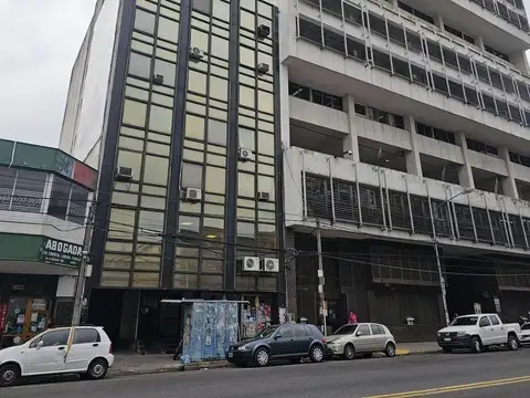 AV (101) DR. RICARDO BALBIN 1700. Entre Lincoln y Benito juarez