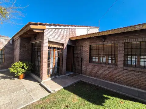 Casa Esquina 2 hab con jardín , Gllén, Mza.