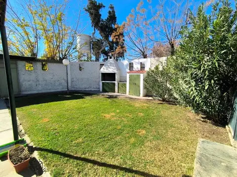 Casa 5 ambientes con 1 baño