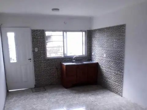 Departamento en Alquiler en Benavidez, $ 450.000