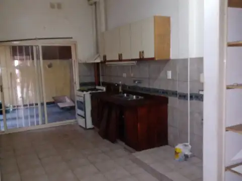 DEPARTAMENTO DE 3 AMBIENTES CON PATIO VILLA MAIPU SAN MARTIN