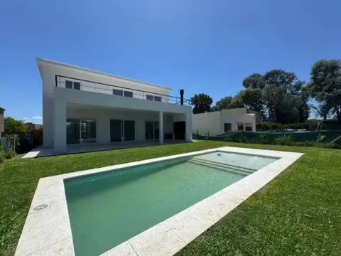 Casa  en Venta en San Ramón, Pilar del Este, Pilar