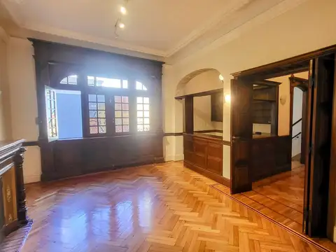 Casa 6 ambientes con 2 baños