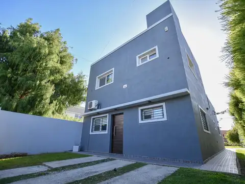 CASA EN VENTA LA PLATA 3 DORMITORIOS APTO BANCO