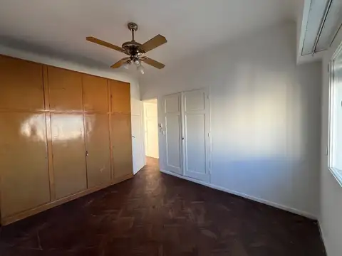 Departamento 4 ambientes con balcón