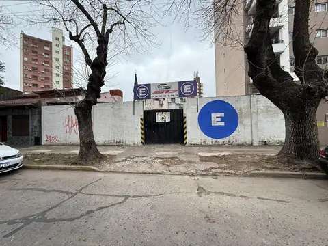 Venta terreno estacionamiento acepta Permuta. Monte grande