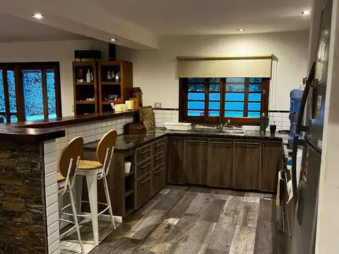 Venta casa Quinta con Pileta en B° Union Ezeiza