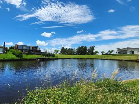 Terreno en Venta 20  mts Frente