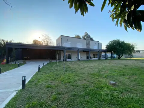 Quinta 4 Ambientes En Venta - Francisco Alvarez, Moreno