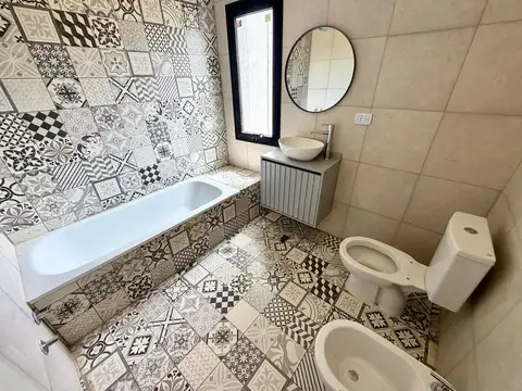 Casa 4 ambientes con 2 baños