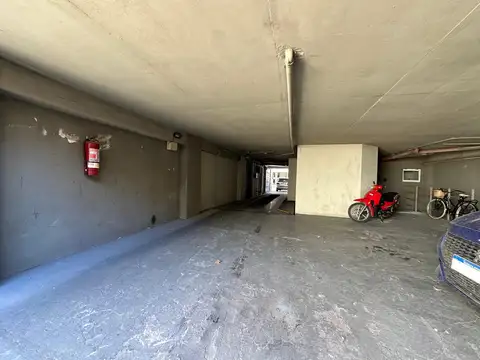 VENTA-COCHERA PLANTA BAJA- BARRIO LOURDES