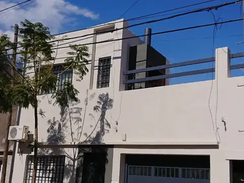 Casa de 3 dormitorios en venta Lavalle 1900