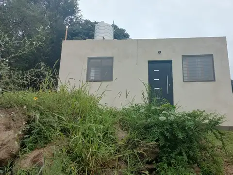 Casa a la venta en Villa Parque Siquiman. (C309)
