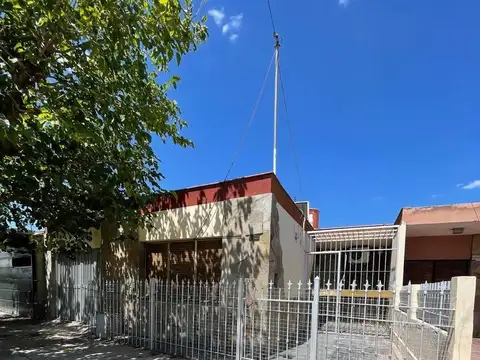 OPENHOUSE INMOBILIARIA VENDE hermosa casa en El Plumerillo, Las Heras.