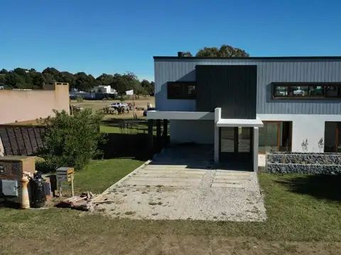 VENTA CASA COSTA ESMERALDA ECUESTRE 6 AMBIENTES