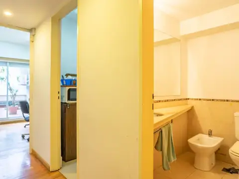 Oficina en Venta con 3 cocheras