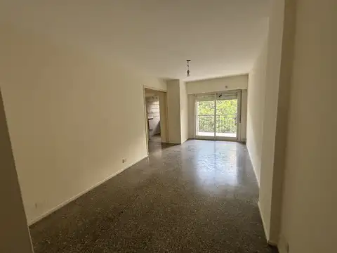 Tres Ambientes con Baño y Toilette en Almagro! Mario Bravo y Peron