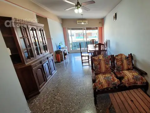 Av. Regimiento de Patricios 398 al 300