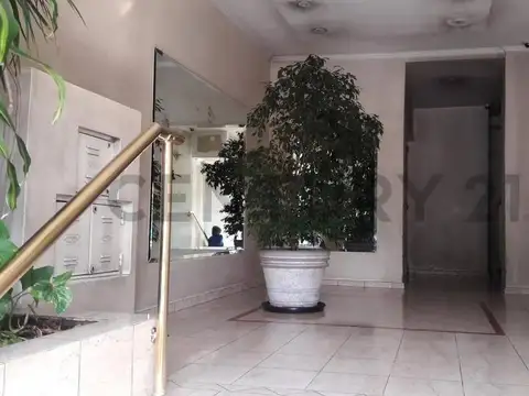 Av. Belgrano 700, Piso 0