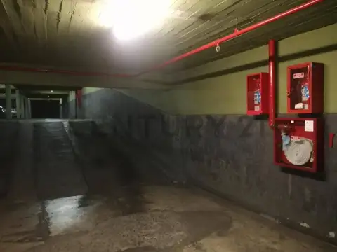 Excelente oportunidad cochera en venta en barrio San Nicolás, Capital Federal.