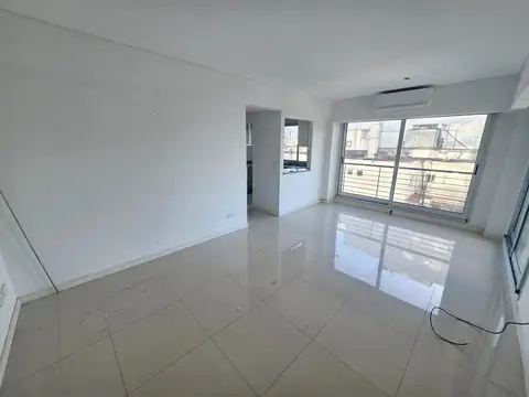 Tres ambientes Torre moderna cochera y amenities