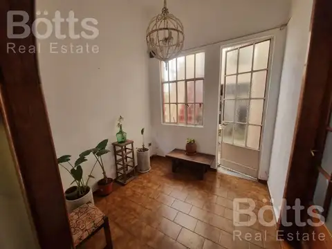 Depto Tipo Casa en Venta en Villa del Parque, USD 140.000