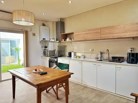 Depto Tipo Casa 4 ambientes con 2 baños