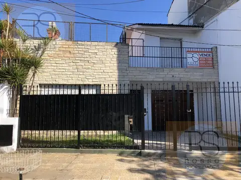 Casa 4 Ambientes en Venta - Villa Sarmiento