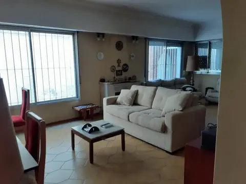 CASA A LA VENTA EN BURZACO - OPORTUNIDAD