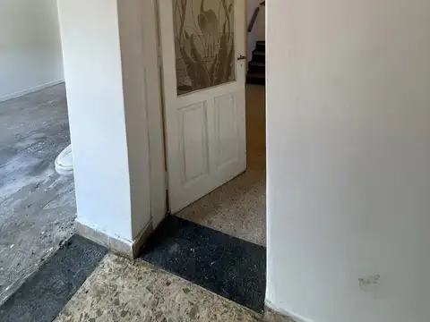 Casa 5 ambientes con 1 baño