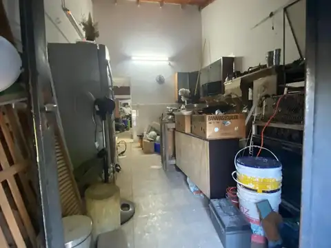 Local en Alquiler en Los Hornos, $ 500.000