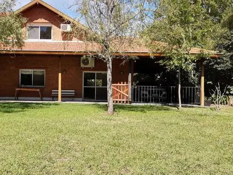 Casa en venta - 5 habitaciones 4 baños - patio pileta - 720 mts2- Canning (E. Echeverria)