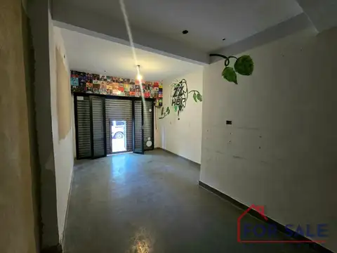 Local en Venta Via Púb.