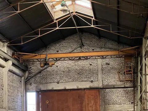 Depósito - Galpón de 400 m2 en Sarandí - ALQUILER