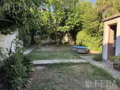 Venta Casa 3 ambientes con jardín en Wilde