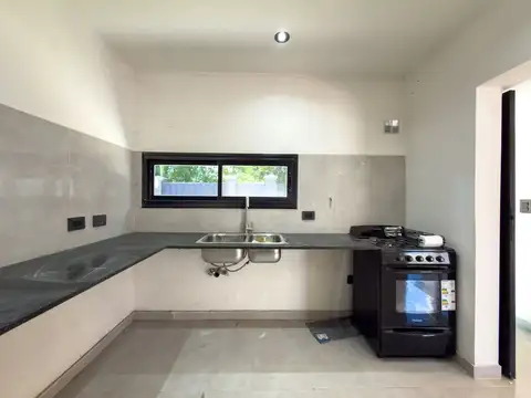 Casa 3 ambientes con 2 baños