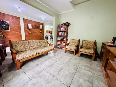 Casa 3 ambientes con 1 baño