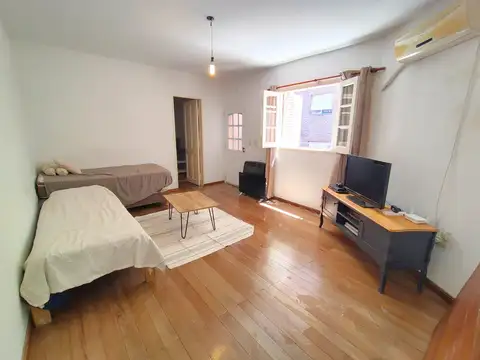 Montevideo 882 Planta Alta. Dos dormitorios