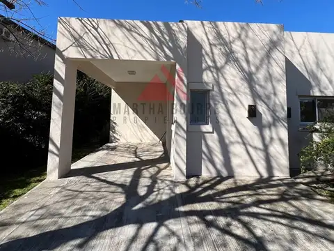 Casa 3 ambientes con 2 baños