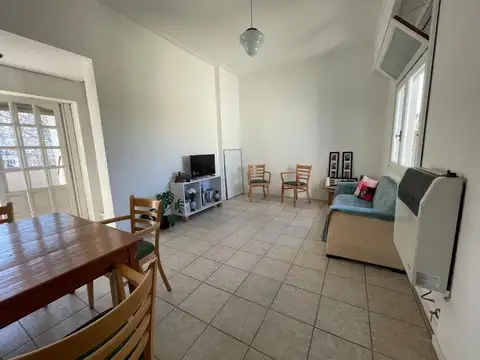 VENTA DEPARTAMENTO 2 AMBIENTES FLORES CON PATIO