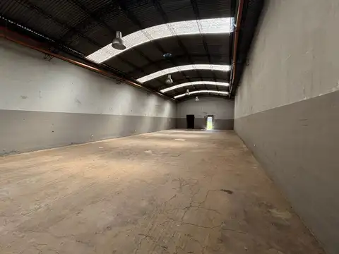 Galpon en Alquiler 10  mts Frente